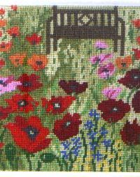 Bank im Mohn