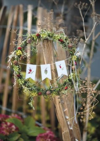 Wimpelkette -Hagebutten-