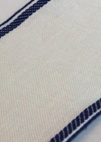 gebleicht, d. blauer Rand