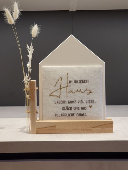 Holzständer "In unserem Haus"